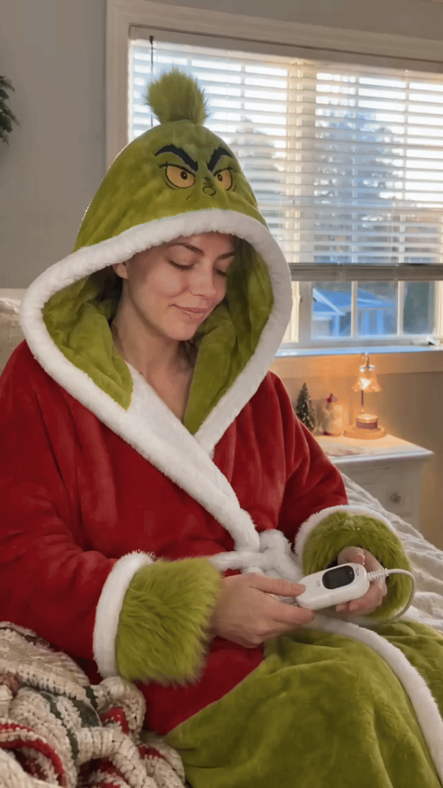 🎄🎄❄️❄️Heated Christmas Hooded Blanket Robe